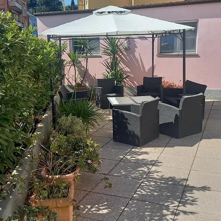 La Casa Di Piccoli Di Gabriele Martelli E Catia Pacetti - Coccinella Гостевой дом Анкона